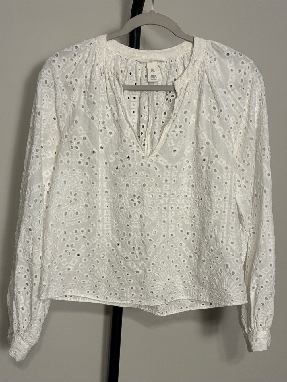 H&M White Eyelet Split V-Neck Long-Sleeve Blouse Cotton Relaxed XS